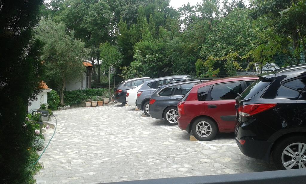Ivan & Anka Apartments Bojko Selce Exterior photo