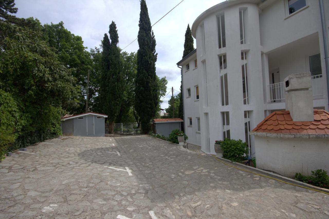 Ivan & Anka Apartments Bojko Selce Exterior photo