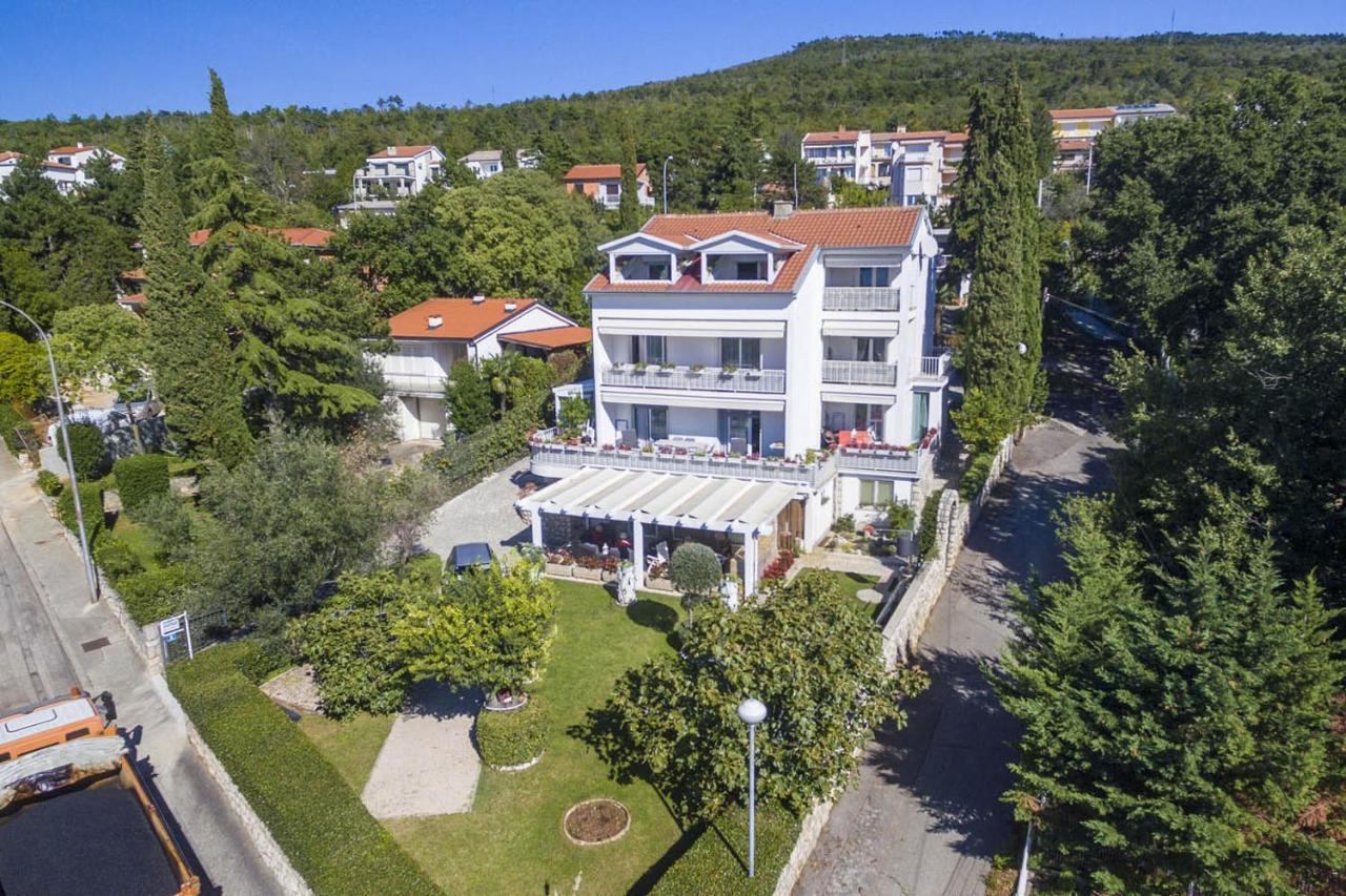Ivan & Anka Apartments Bojko Selce Exterior photo